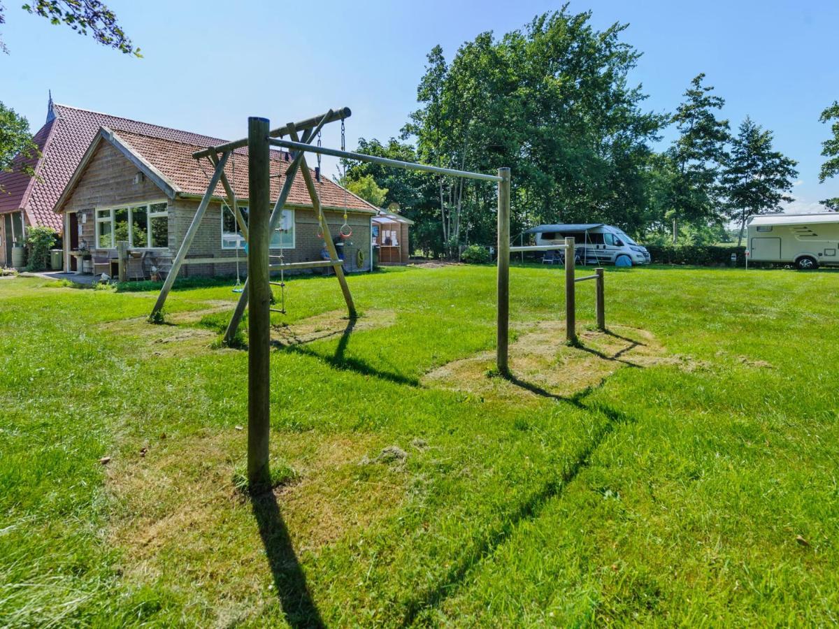 Enticing Holiday Home In Eastermar Near Burgumer Mar Lake Hoogzand Экстерьер фото