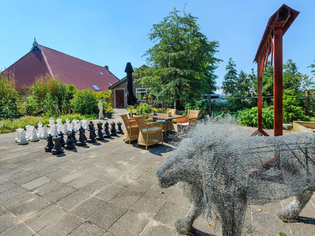Enticing Holiday Home In Eastermar Near Burgumer Mar Lake Hoogzand Экстерьер фото