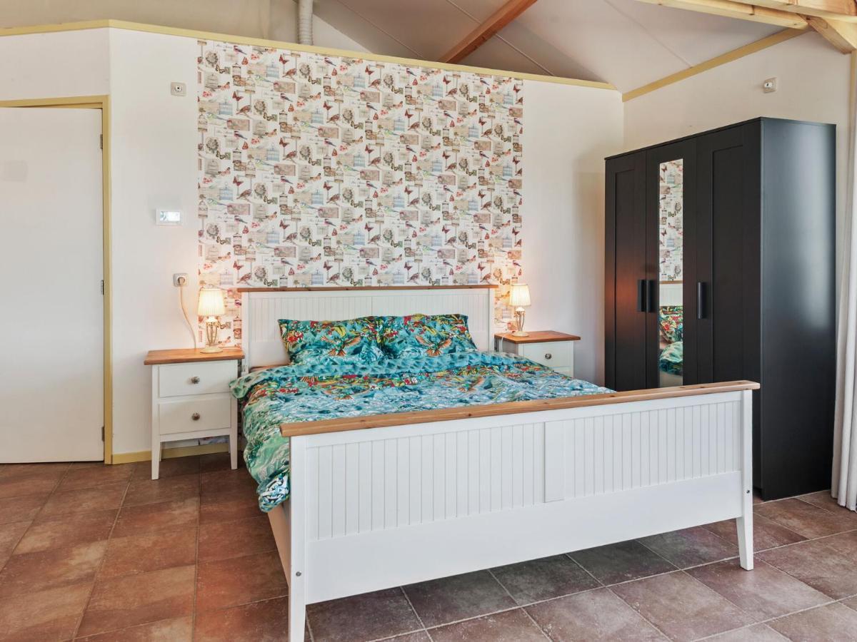 Enticing Holiday Home In Eastermar Near Burgumer Mar Lake Hoogzand Экстерьер фото